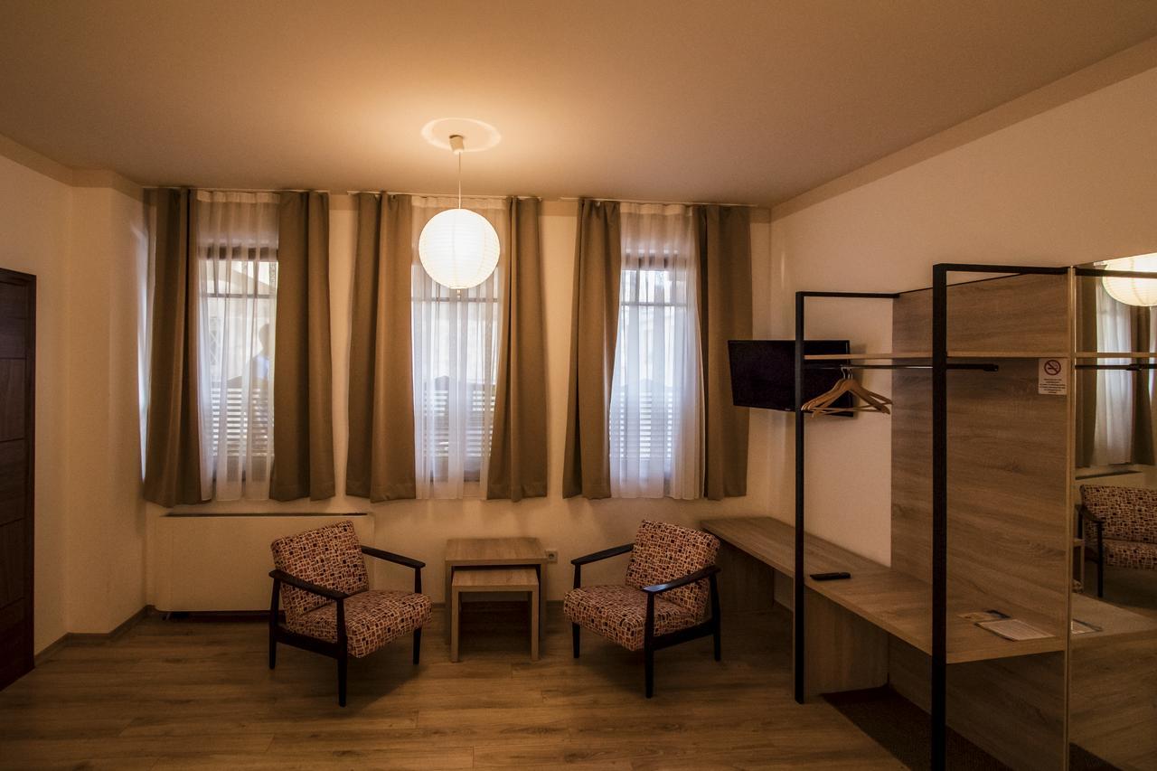 Hotel Logavina 8 Garage Parking 塞拉耶佛 外观 照片